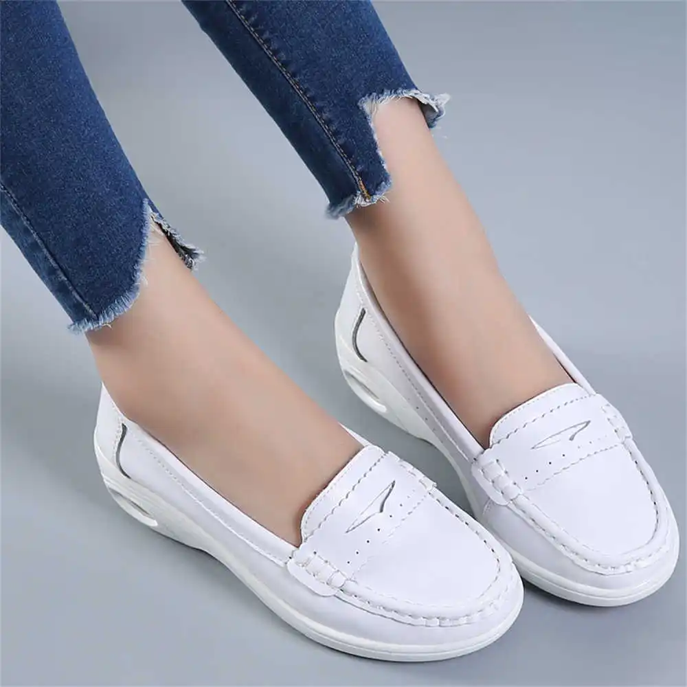 Unique Tech Accessories Gifts - Sepatu sol tebal SLIP ON latihan