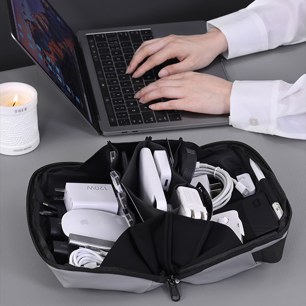 Tech Accessories Travel Bag - 1 Buah Kantong Teknologi Perjalanan, Kotak