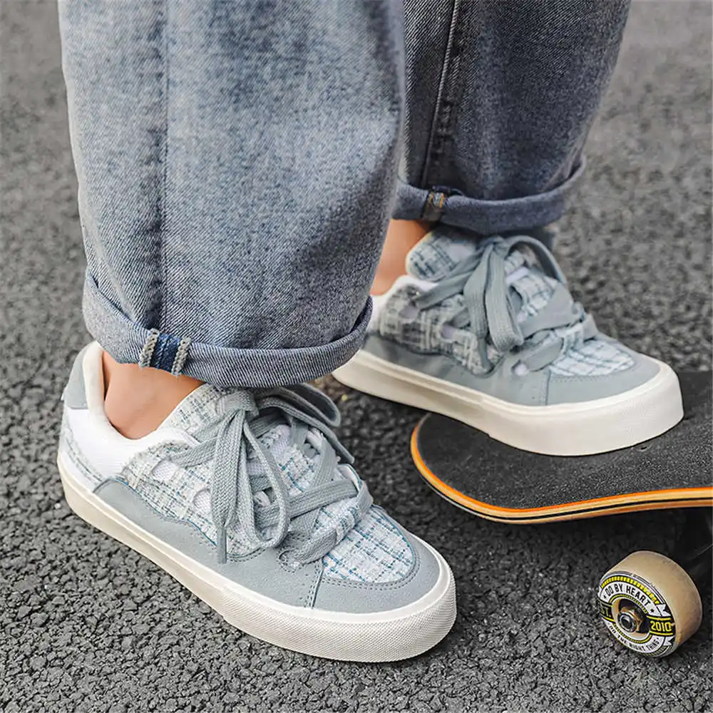 Sepatu bot krem wanita, dengan - Tech Accessories Luxury ulasan dan harga